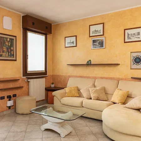 Ganden In With Free Parking شقة *