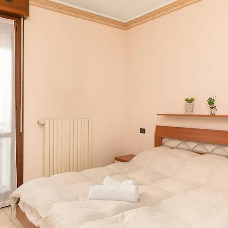 Ganden's Flat * Modena