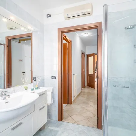 Gandens Flat * Modena